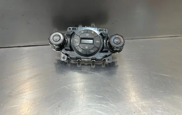 Ford Fiesta Climate control unit 8A6T18C612 8A6918C612