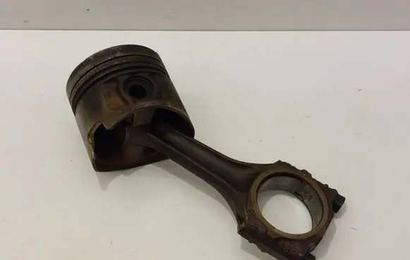 Volkswagen PASSAT B3 Piston 