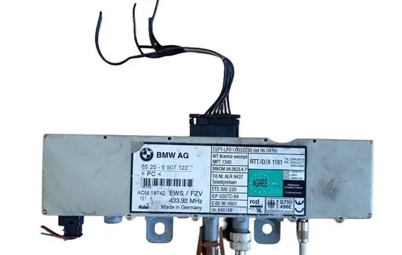 BMW 5 E39 Antenna control unit 65256907123