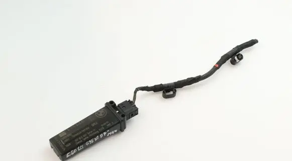 BMW 5 E60 E61 Tire pressure sensor 6771043