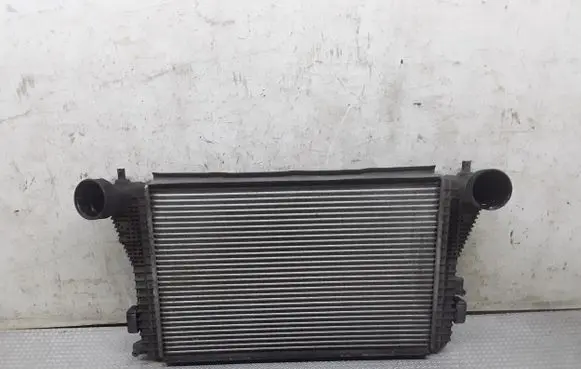 Volkswagen Touran I Intercooler radiator 1K0145803