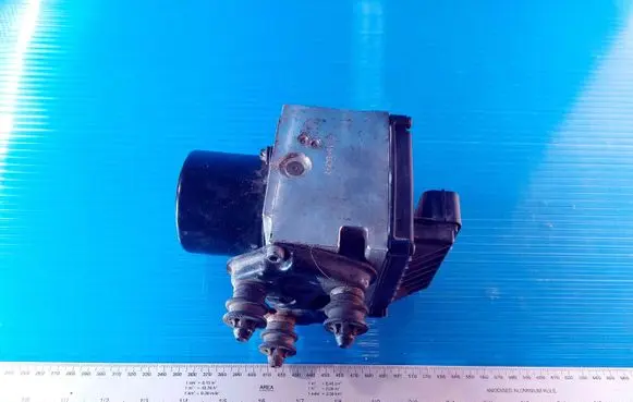 Volkswagen PASSAT B6 ABS Pump 3C0614095S 16332402 16332502A