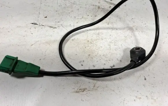 Volkswagen PASSAT B5 Detonation knock sensor 