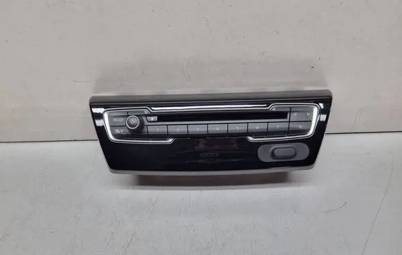 BMW 2 F46 Head unit multimedia control 9371455