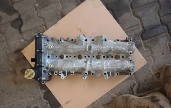 Iveco Daily 6th gen Rocker cam cover 504374029