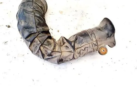 Hyundai Trajet Air intake hose/pipe
