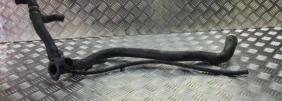 Volkswagen PASSAT B4 Engine coolant pipe/hose