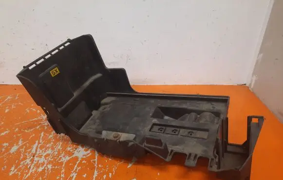 Opel Vectra C Battery box tray 24413805