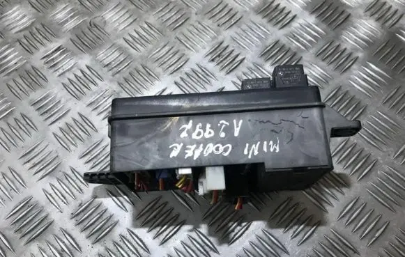 Mini One - Cooper R50 - 53 Fuse box set 13658611