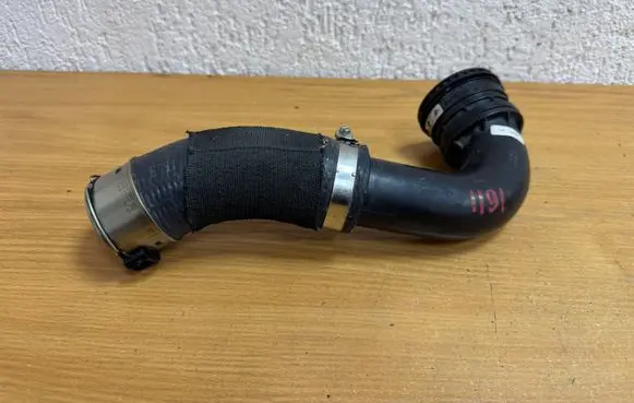 Land Rover Discovery Sport Intercooler hose/pipe GJ326C715AB