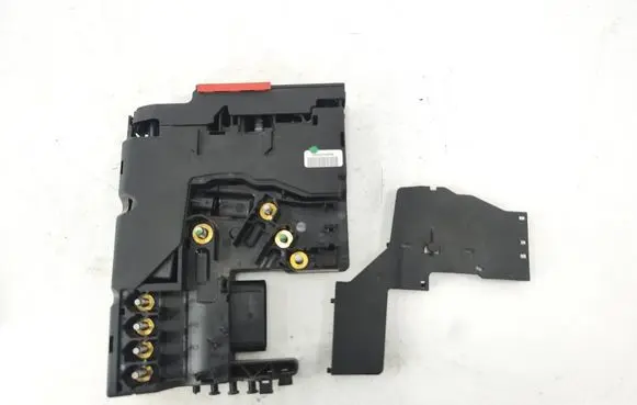 Mercedes-Benz C W204 Fuse module 562003121809