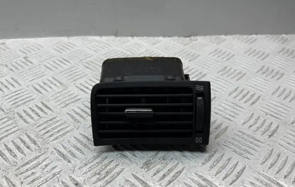 Toyota Avensis T250 Dashboard side air vent grill/cover trim 5566005090