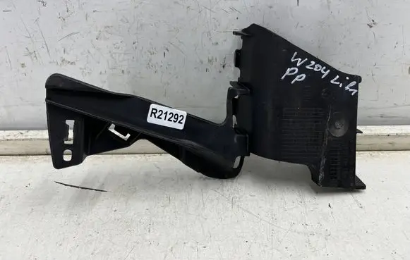 Mercedes-Benz C W204 Front bumper mounting bracket a2048850916