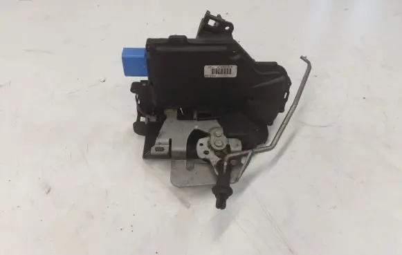 Audi A8 S8 D3 4E Front door lock 4E2837015
