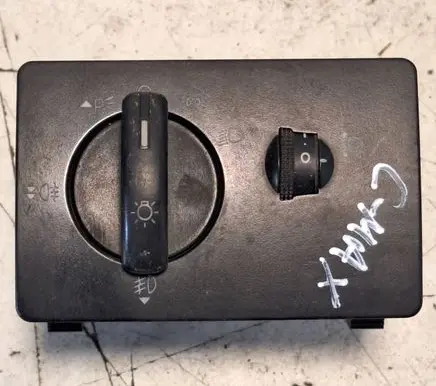 Ford C-MAX I Light switch 7M5T13A024