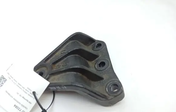 KIA Sportage Engine mounting bracket fcd450