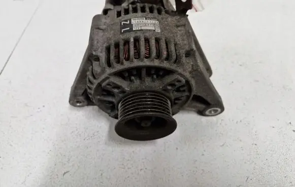 Toyota Corolla Verso E110 Generator/alternator 27060-22100