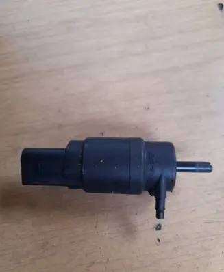 Iveco Daily 4th gen Windscreen/windshield washer pump 504015670