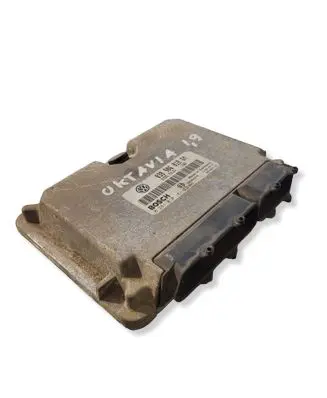 Skoda Octavia Mk1 (1U) Engine control unit/module 038906018GM 28SA4070 0281010181