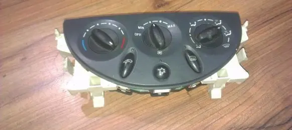 Citroen C5 Climate control unit 69392200 f661827j