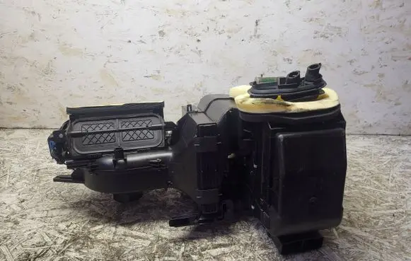 Audi A1 Interior heater climate box assembly 8X1820003B
