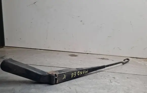 Ford Mondeo Mk III Front wiper blade arm 1S7117526AB