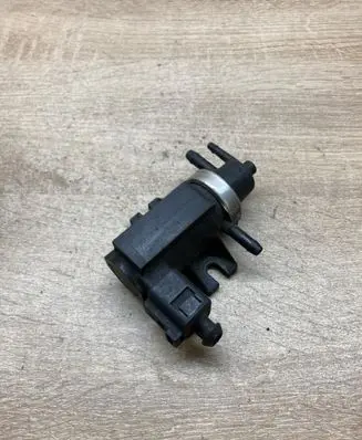 Volkswagen Golf IV Vacuum valve 1J0906627