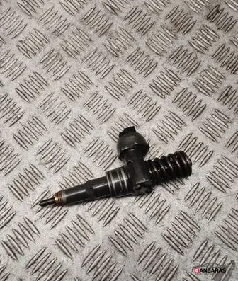 Volkswagen Sharan Fuel injector 038130073ak
