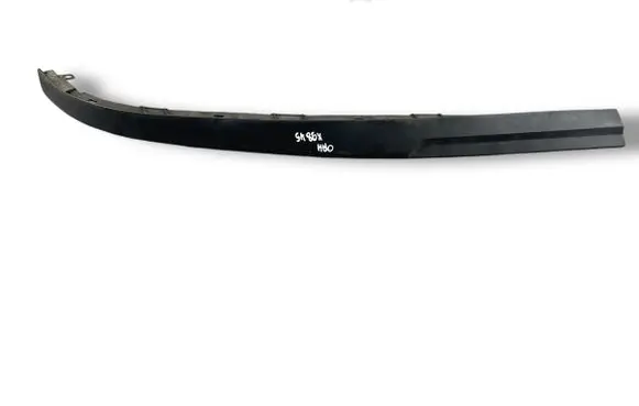 Front bumper lip