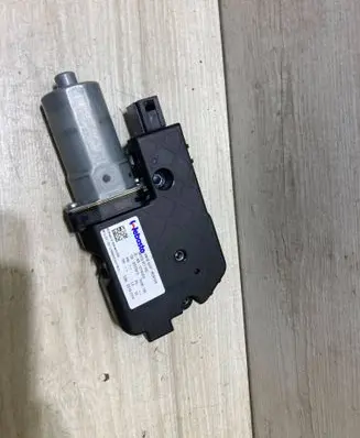 Audi Q3 F3 Sunroof motor/actuator 5TA877795
