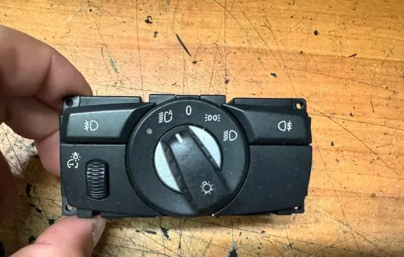 BMW 5 E60 E61 Light switch 6988554 0111065 3007051023886
