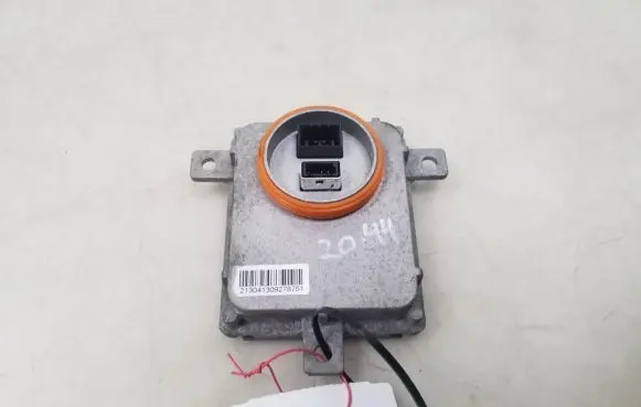 Volkswagen PASSAT B7 Xenon control unit/module 8K0941597B