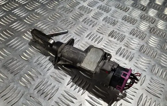 Audi A6 S6 C5 4B Ignition lock