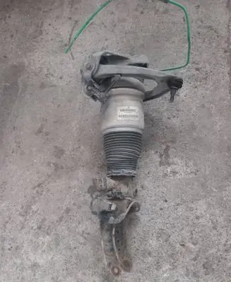 Volkswagen Touareg I Front shock absorber/damper 7L6412022T 167ATE018DD767H