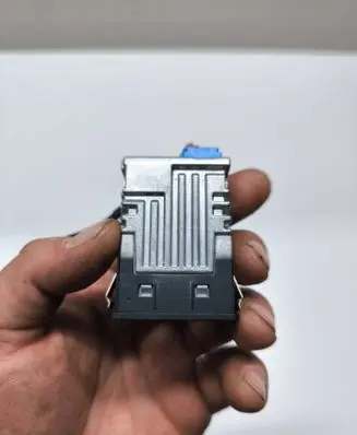 BMW X2 F39 USB socket connector 8711938 M5418P3 19163010
