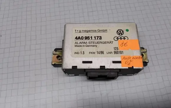 Audi A6 S6 C4 4A Alarm control unit/module 4A0951173 960101