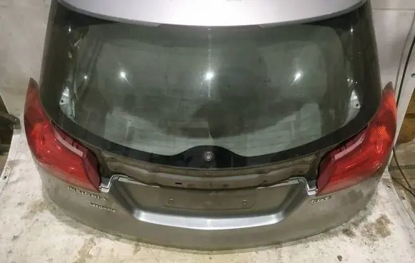 Opel Insignia A Tailgate/trunk/boot lid PILKAS