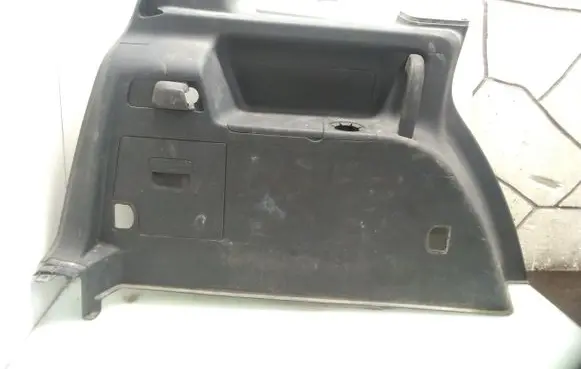 Volkswagen Touran I Trunk/boot side trim panel