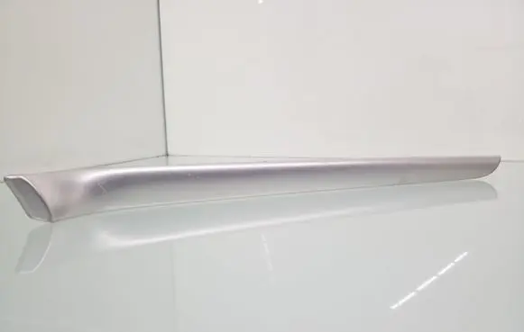 Audi A4 S4 B7 8E 8H Front door trim bar 8E0867410