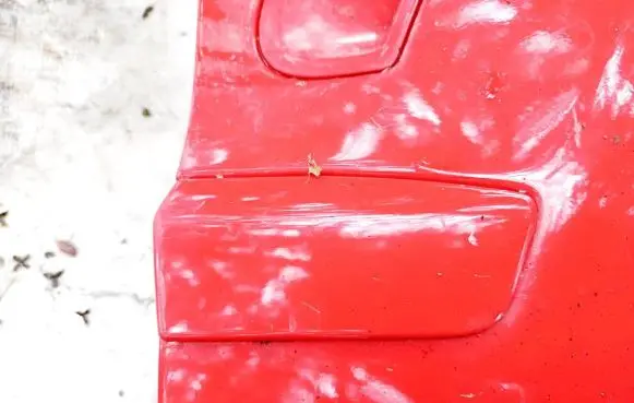 Fender trim (molding)