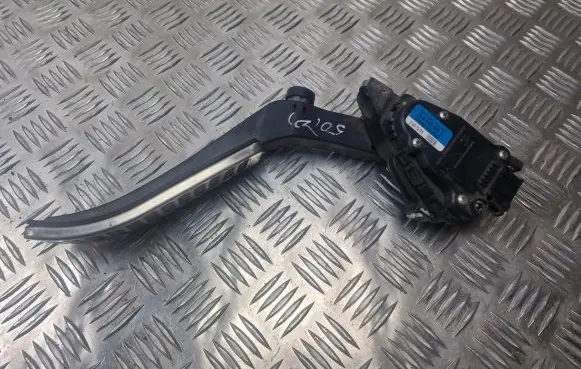 Porsche Cayenne (9PA) Accelerator throttle pedal 7L6723507A