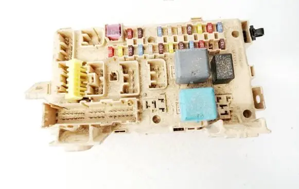 Toyota Avensis T250 Fuse box set 82641CA020F 82641-CA020F
