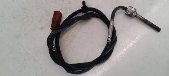 Volkswagen PASSAT B5.5 Exhaust gas temperature sensor 038906088B