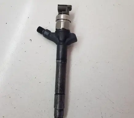 Toyota RAV 4 (XA30) Fuel injector 236700R020