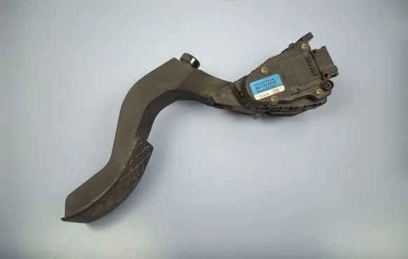 Audi A6 S6 C5 4B Accelerator throttle pedal 8D1723523G