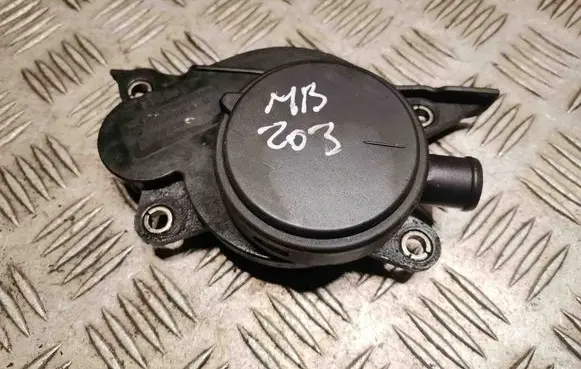 Mercedes-Benz C W203 Oil breather separator A6110160334 6110160334
