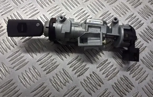Mazda 3 I Ignition lock 3M51-3F880-AC