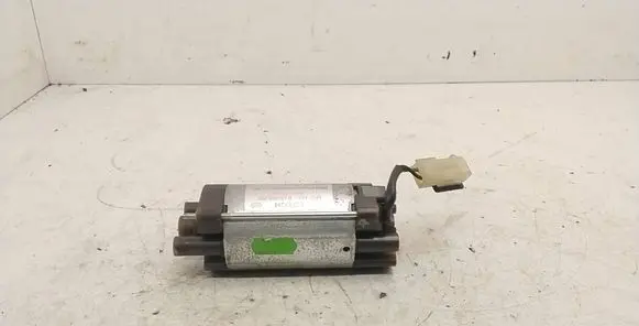 BMW 5 E39 Seat adjustment motor 521083501529 0130008090 74580