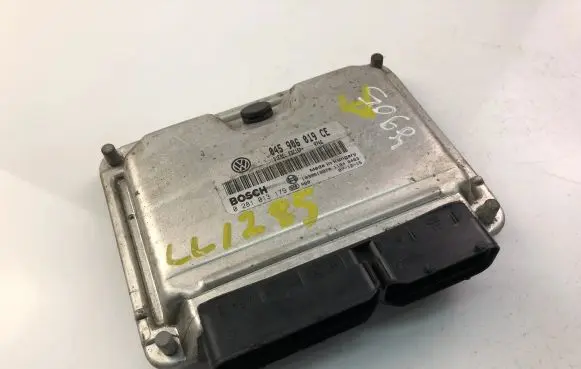 Skoda Fabia Mk2 (5J) Engine control unit/module ECU 045906019CE 0281013179