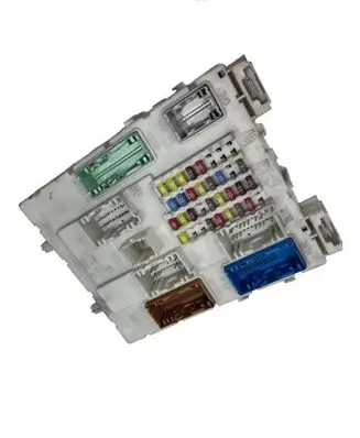 Ford Focus Fuse module DV6T14A073DH 885910097R 0000094